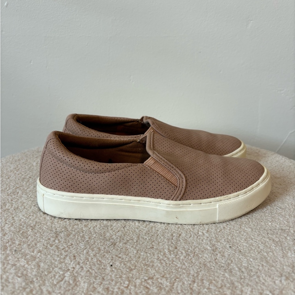 American Eagle Slip Ons